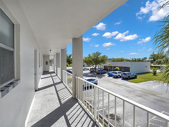 5th image of 8600 Sunrise Lakes Boulevard #207