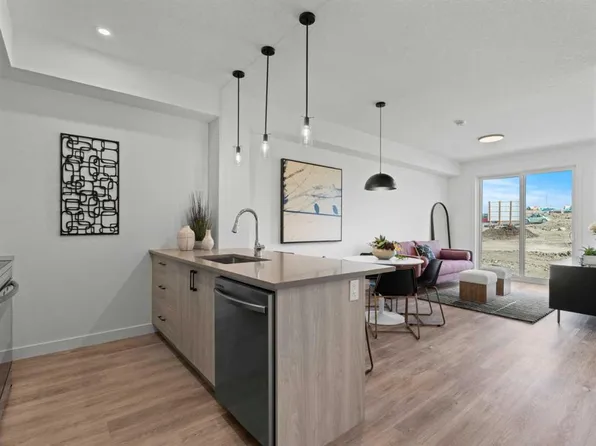 2026 S 81st St SW #A109, Calgary, AB T3H 3V9