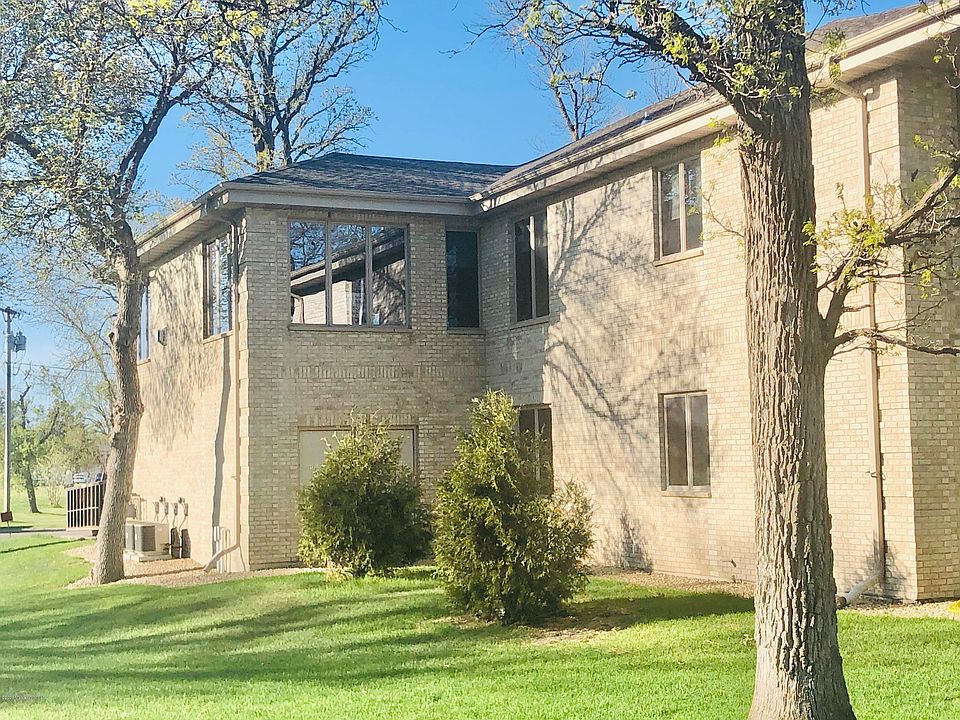 1st image of 502 W Lake Dr