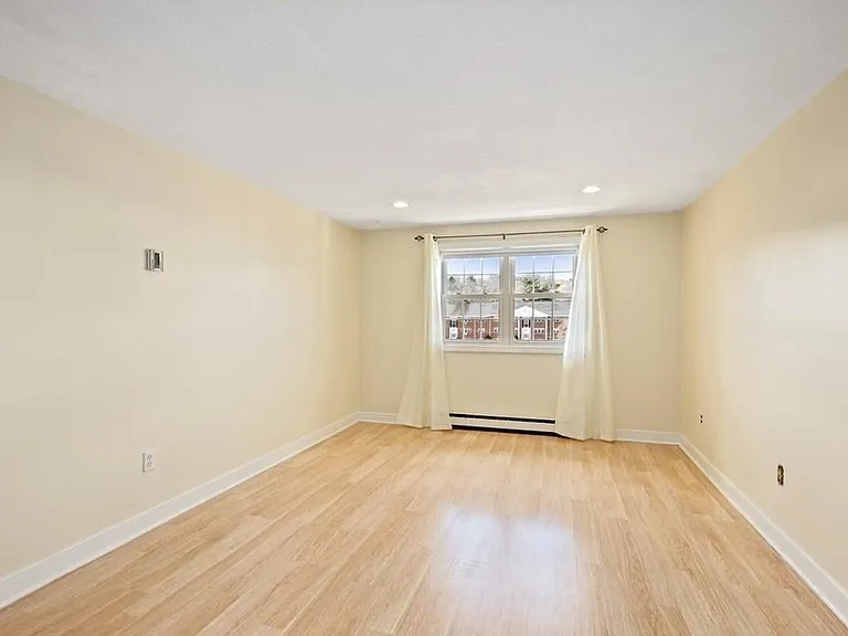 8 Old Colony Ln #10 — Photo 13