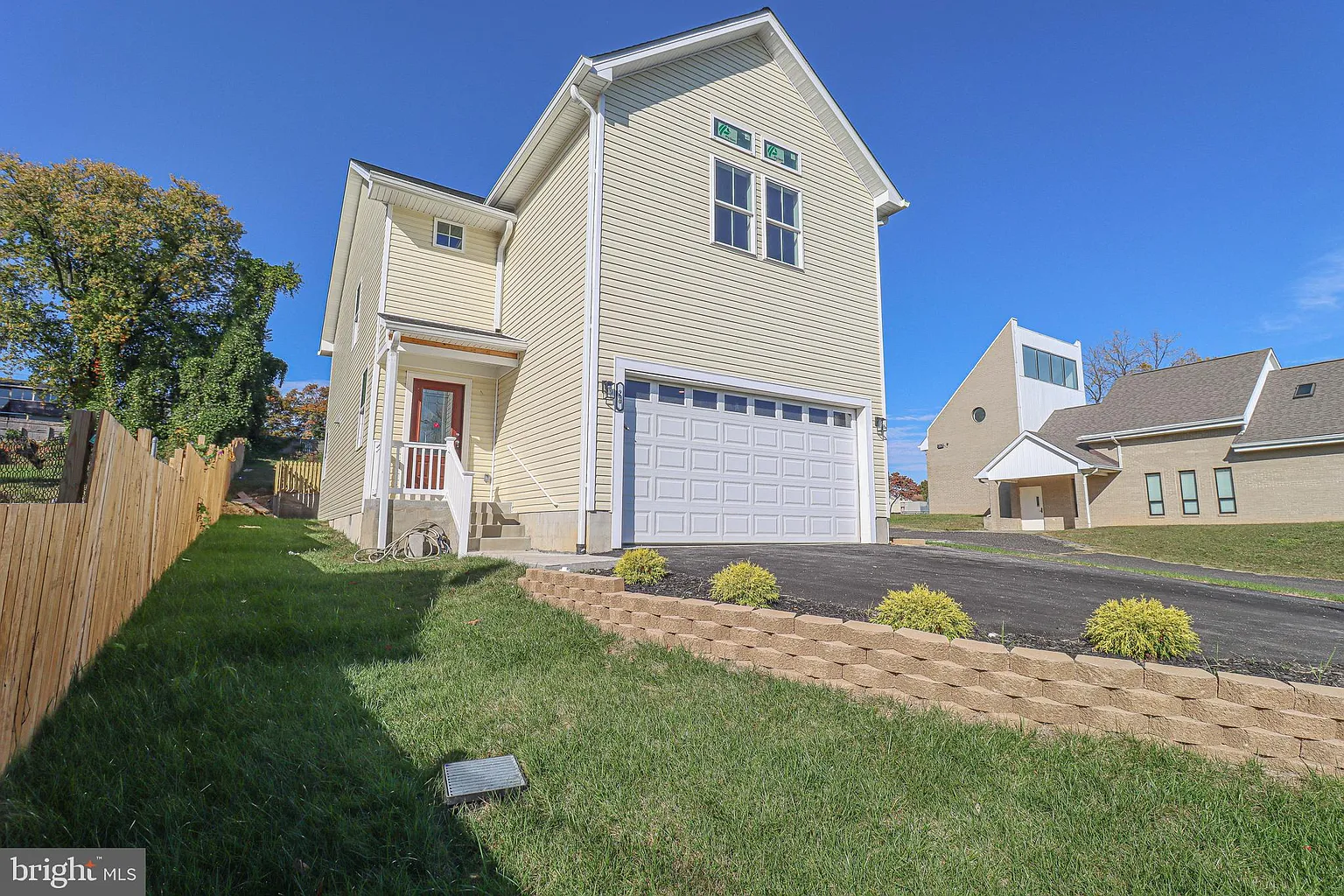 900 Cedar Heights Dr photo 1