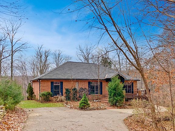 3rd image of 332 Avawam Dr