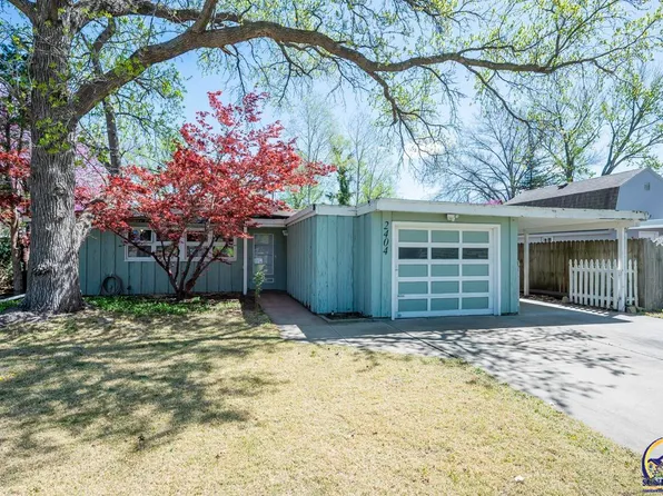 2404 SW College Ave, Topeka, KS 66611