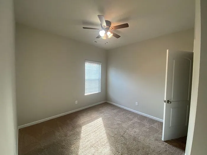 102 Oak Path Ln — Photo 14