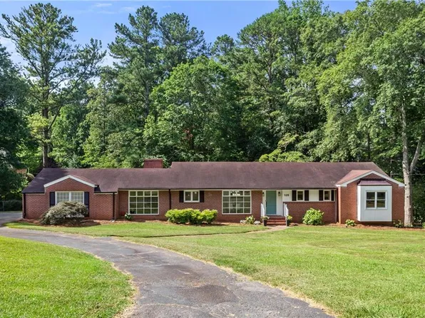 325 Saint Marys Ln NW, Marietta, GA 30064