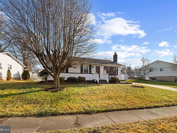 5th image of 1907 Harewood Rd