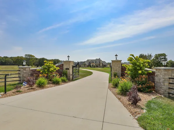 9784 E Farm Road 104, Strafford, MO 65757