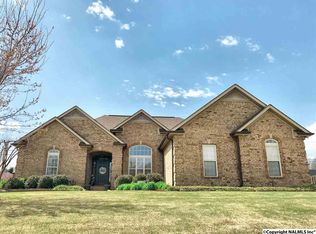 25257 Queensbury Dr, Athens, AL 35613