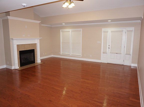 5th image of 4425 Stonehaven Dr