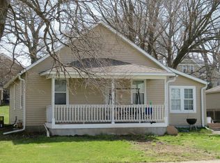 113 N Pine St, Avoca, IA 51521