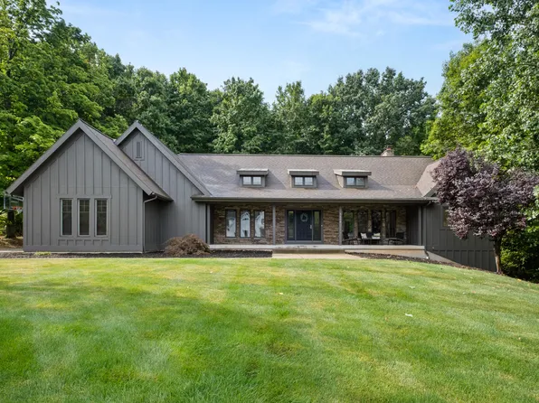 3698 River Isle Ct NE, Rockford, MI 49341