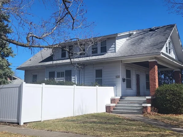 913 Jefferson St, Galesburg, IL 61401