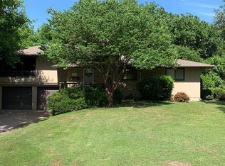 1718 Hollow Tree Ln, Manhattan, KS 66502