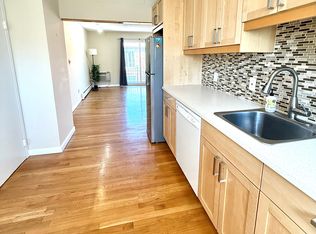 32 Westgate Rd APT 6, Chestnut Hill, MA 02467