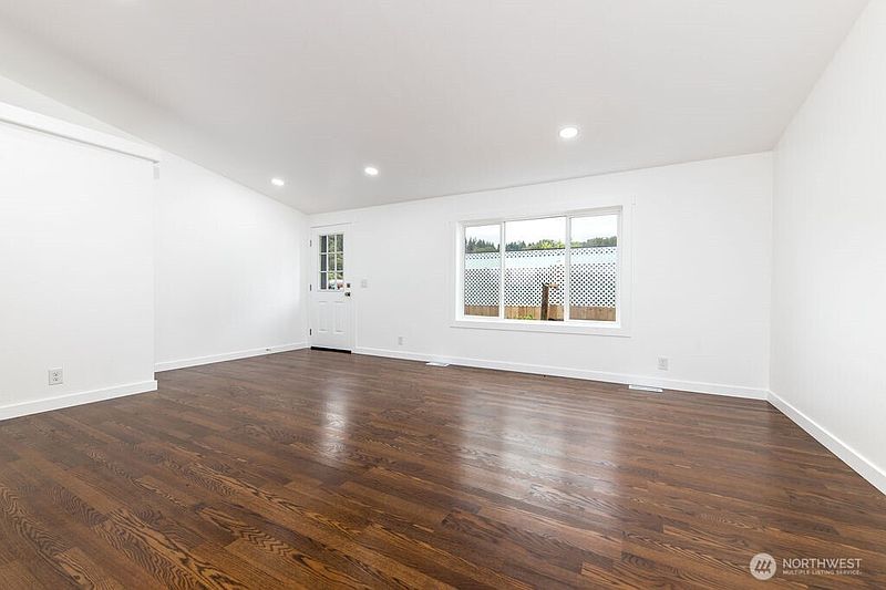 5th image of 8318 38th Street E #3