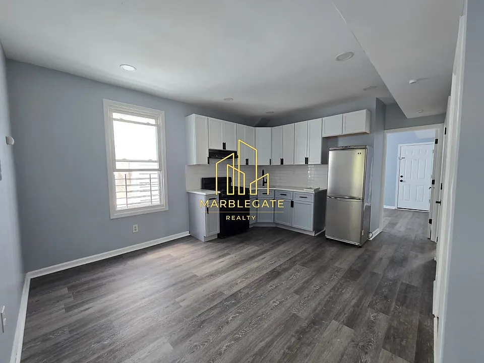 50 S 12th St #22