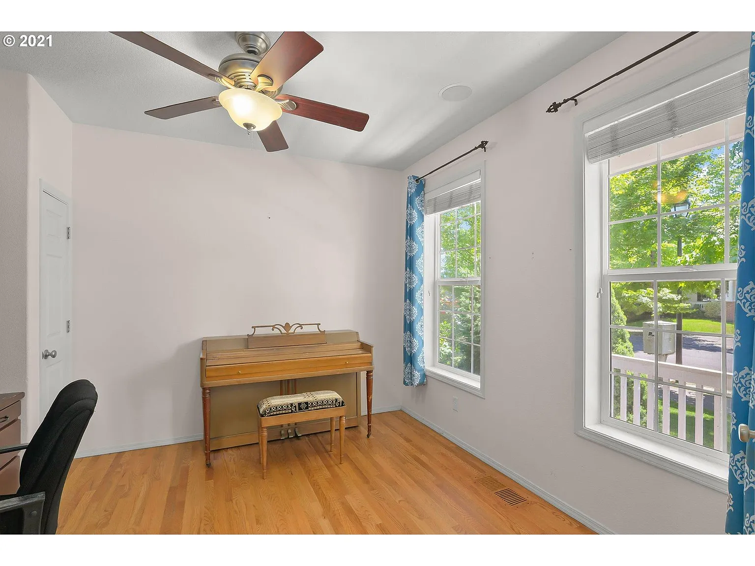 1257 NE Setting Sun Dr photo 1