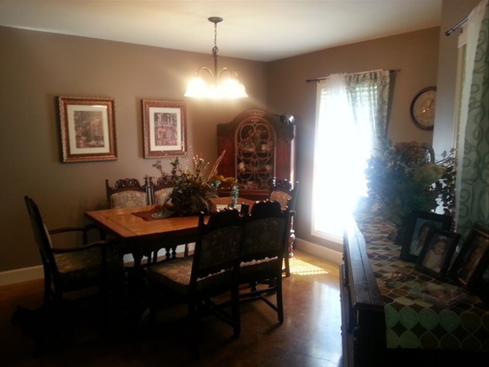2nd image of 612 Country Club Ter