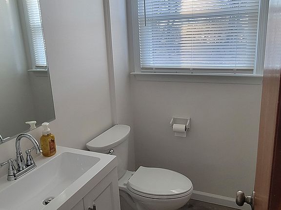 4th image of 1032 Elk Forest Rd