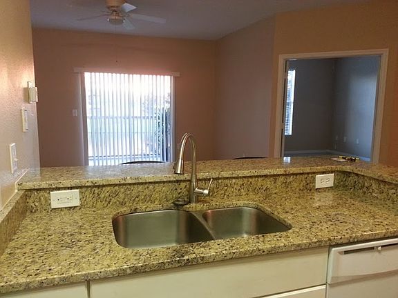 2nd image of 5572 Metrowest Blvd Unit 208