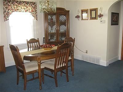 5th image of 223 Longford Ave