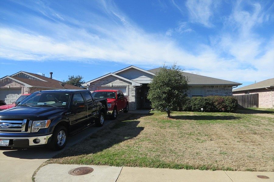 1st image of 511 Haymarket Dr