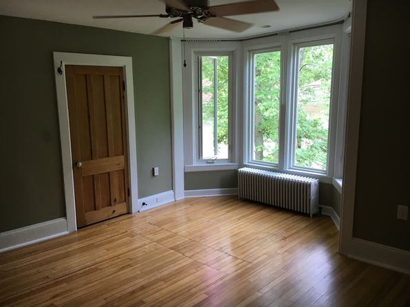 16 Chestnut St #2B