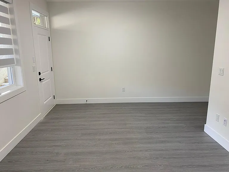 33538 9th Ave — Photo 2