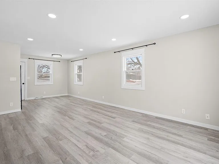 1602 NW 4th St — Photo 8