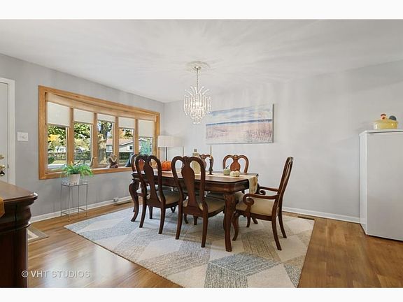 2nd image of 590 Olive St