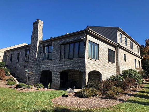 2nd image of 219 Salisbury Cir