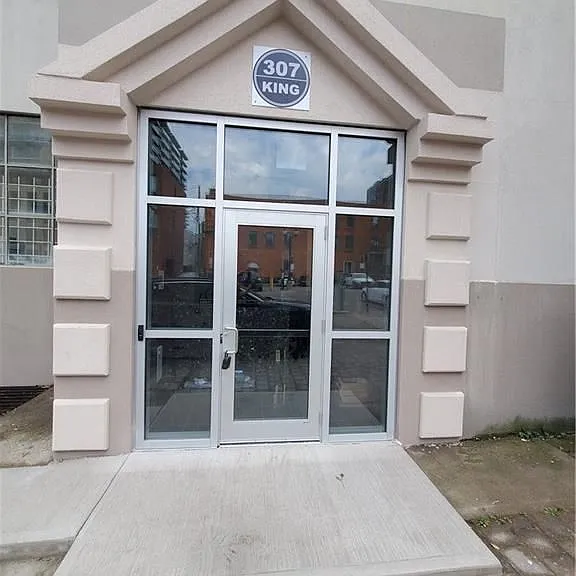 307 King St E #303 — Photo 1
