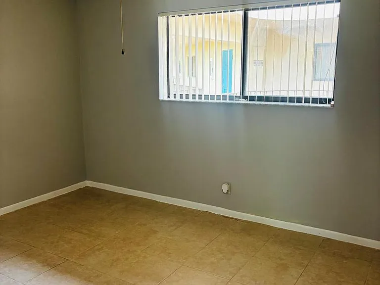 5190 Las Verdes Cir #315 — Photo 5