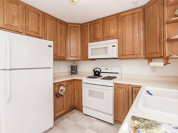 5th image of 2806 7th Street Ct W