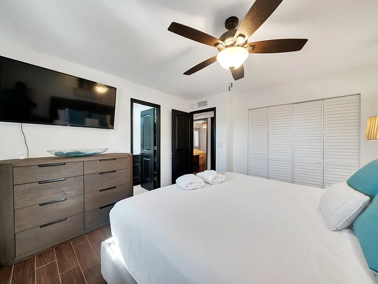 8631 E Berridge Ln — Photo 14