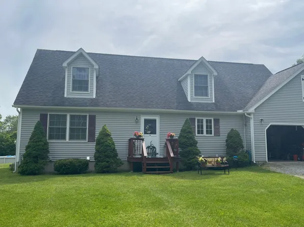 14 Richardson St, Cheshire, MA 01225