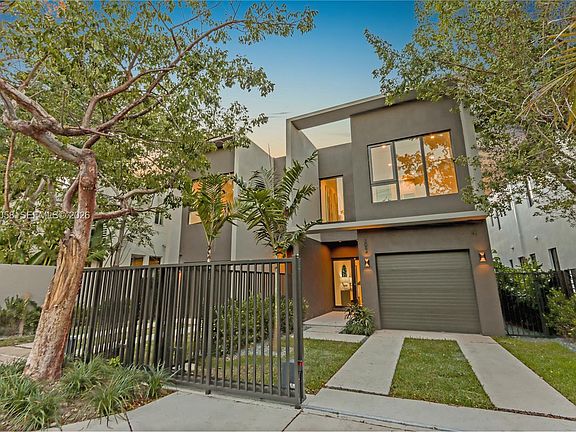 2nd image of 3084 Indiana St