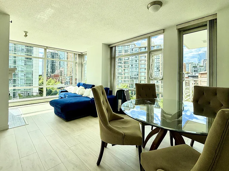 189 Aquarius Mews — Photo 12