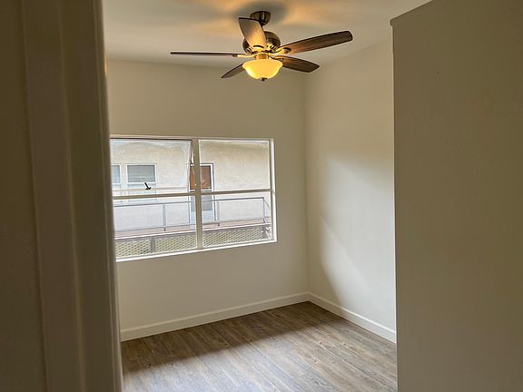 4th image of 600 S Oak Knoll Ave #9