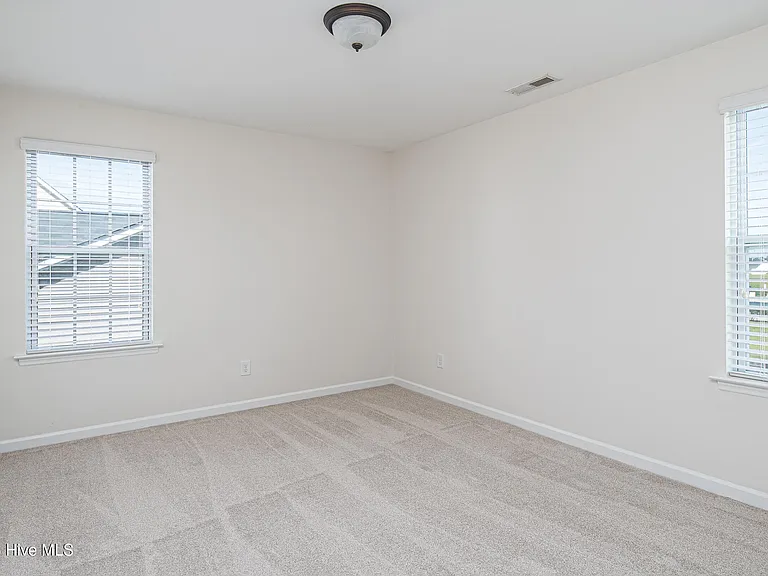 808 Jade Ln — Photo 35