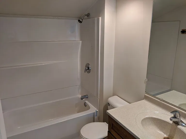 358 Augusta Ave — Photo 11