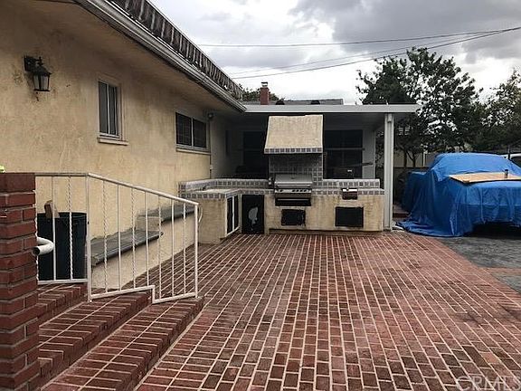 4th image of 11182 Lampson Ave