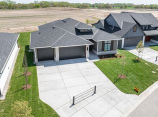 8312 Waterway Ct, Maize, KS 67101