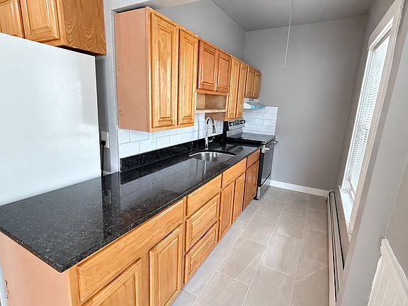 5th image of 130 Broad St APT 2