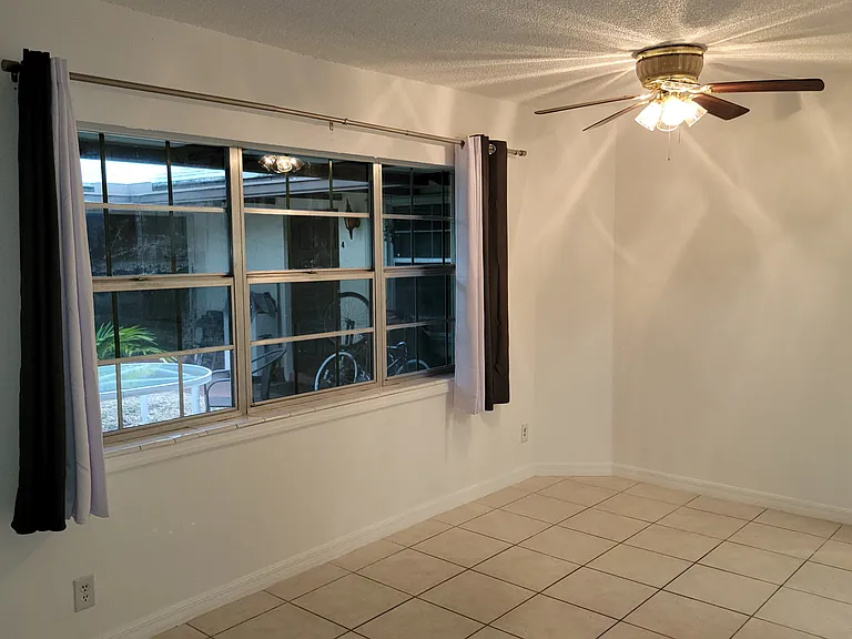 2455 SE 5th St #6 — Photo 5