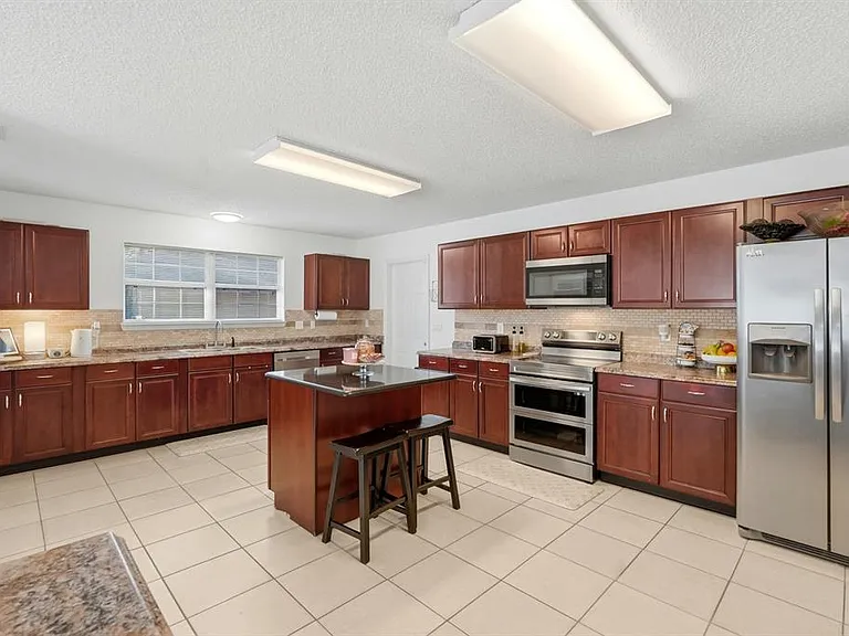 6 Reybury Ln — Photo 22