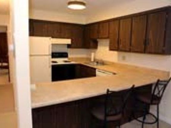 4th image of 17 Conant St #36