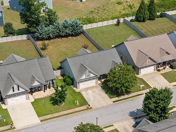 2nd image of 608 Marchbanks Rd
