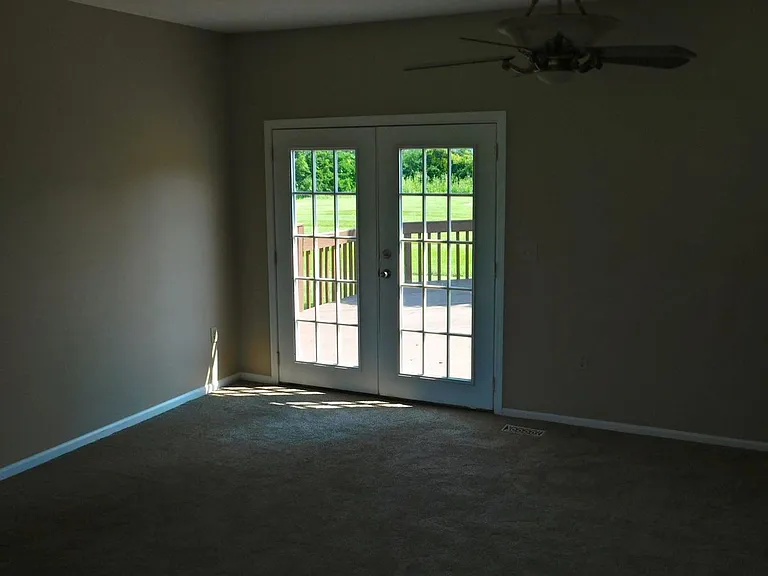 7608 Kyles Station Rd — Photo 25