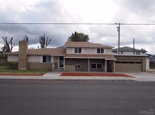 2320 SW Volcano Ave, Redmond, OR 97756